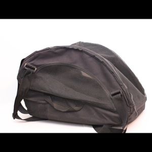 Rubbermaid small/medium pet carrier